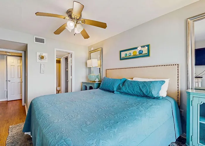Holiday home Beachfront With Private Balcony Outdoor Pool Direct Access & Views