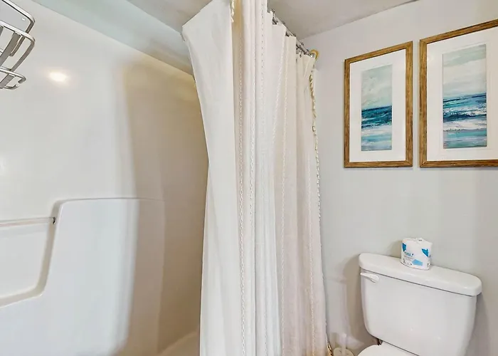 Beachfront With Private Balcony Outdoor Pool Direct Access & Views Holiday home Gulf Shores
