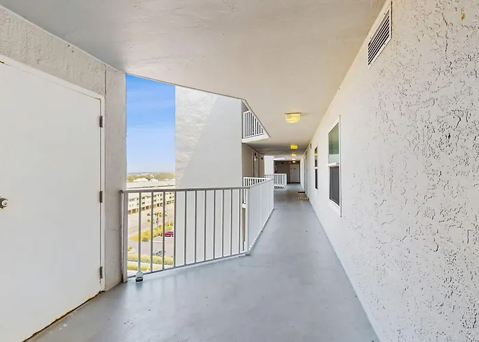 Beachfront With Private Balcony Outdoor Pool Direct Access & Views *